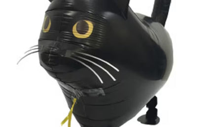 Laufender Airwalker Ballon in Form einer schwarzen Katze mit gelben Augen